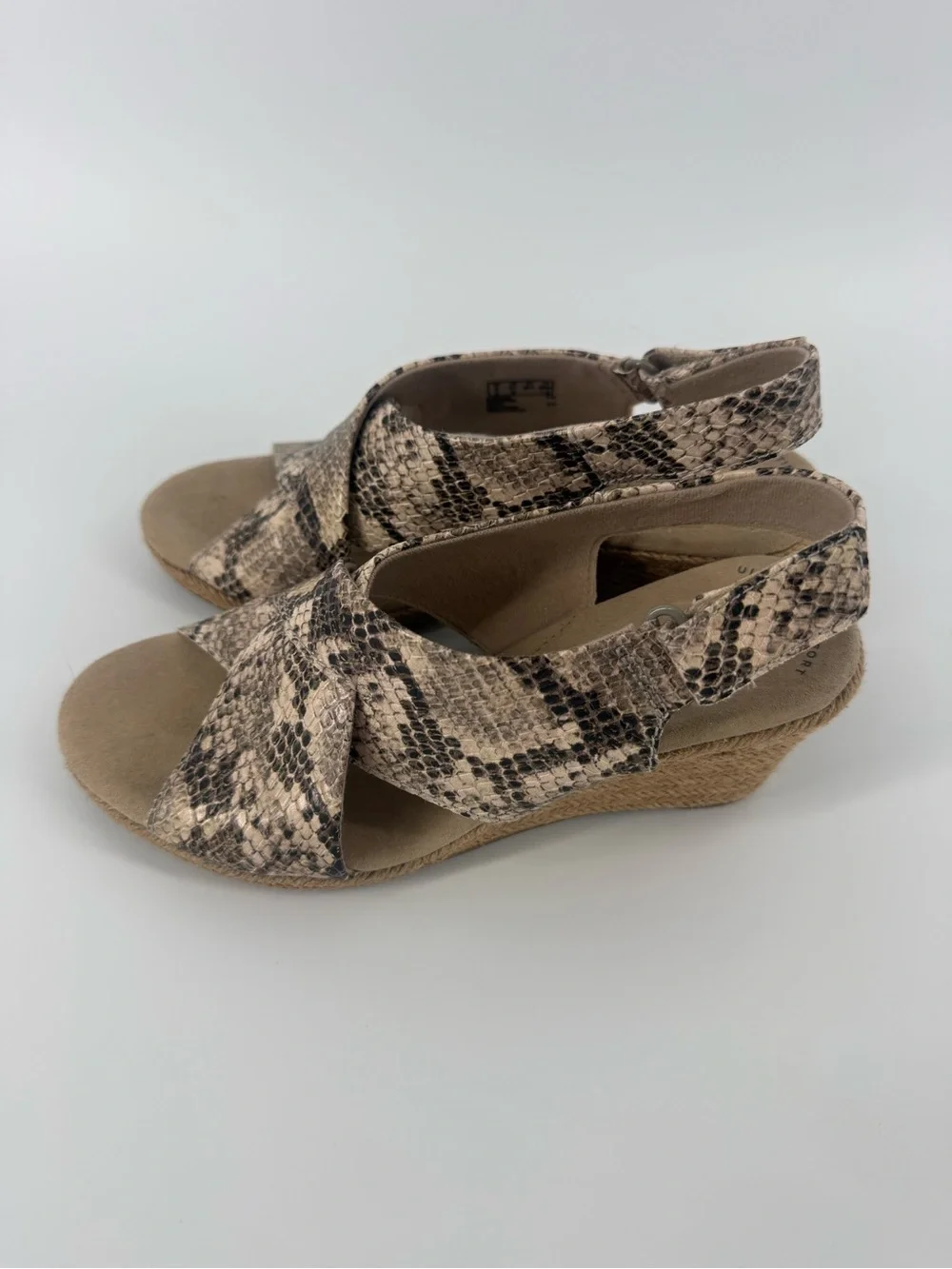 Clarks Lafley Alaine Snake Print Wedge Sandals Shoes Size 5.5 M 5 1/2 EUC Taupe